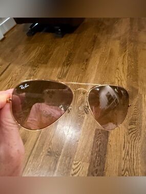 Ray-Ban Women's Gold Aviator Sunglasses with Brown Lenses EUC 😎